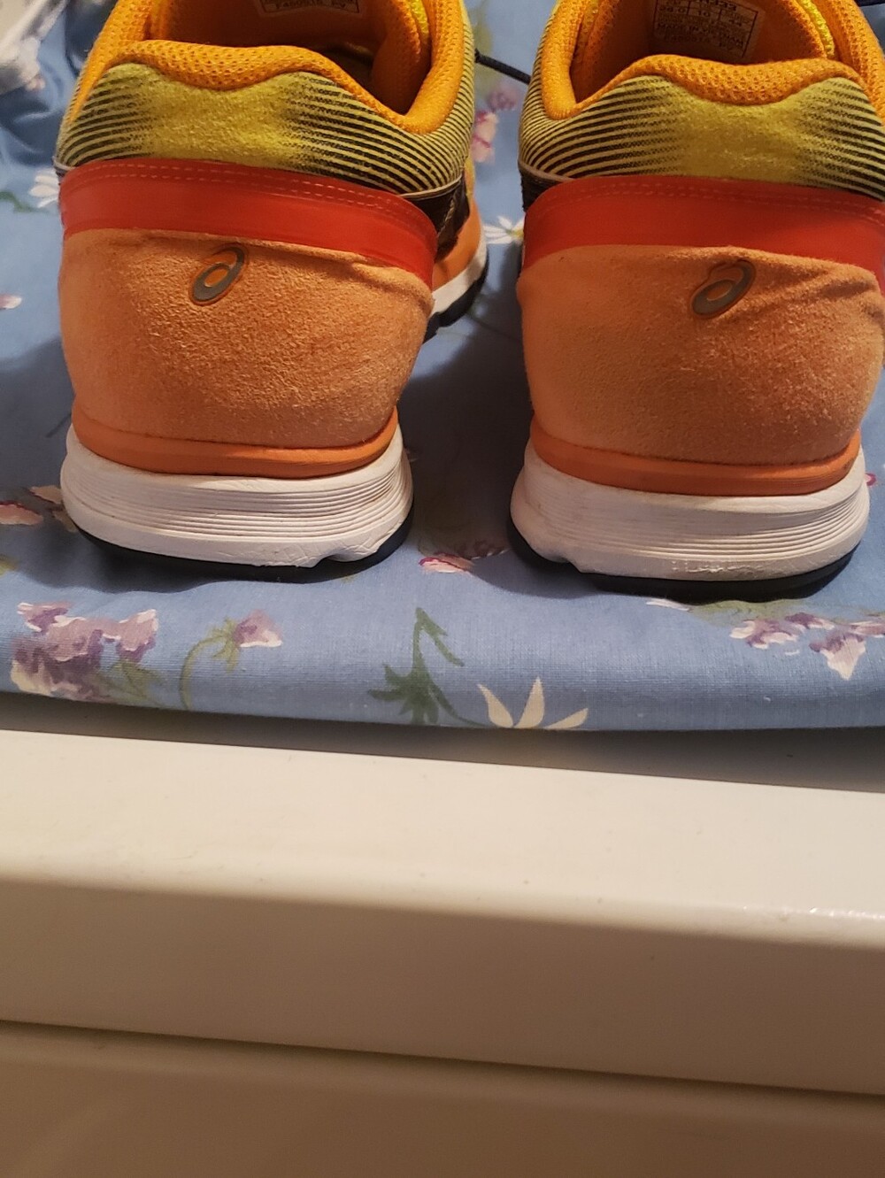 Asics Running Shoes - Picture 6 of 9